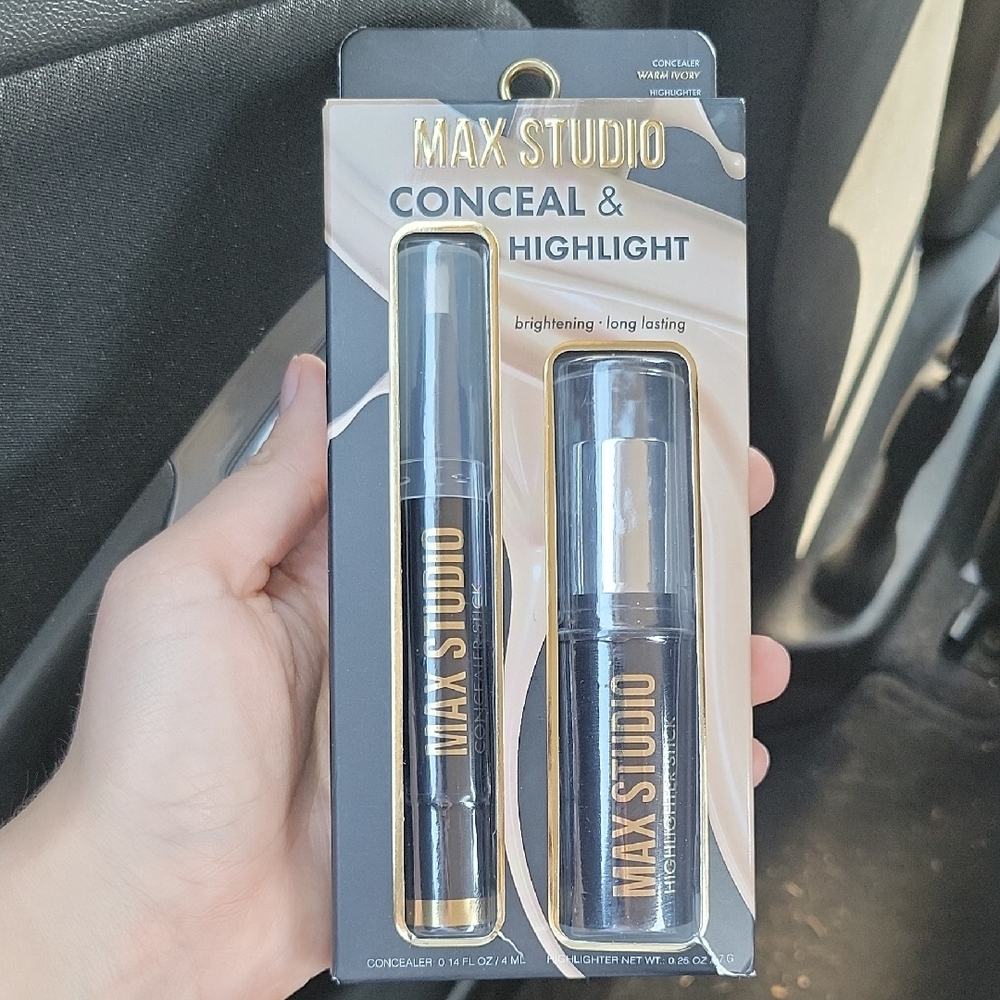 Max Studio Gold and Black Conceal & Highlight Duo